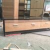 Kệ tivi khung sắt GHK-174 mặt kính ngăn kéo gỗ cao su Sồi
