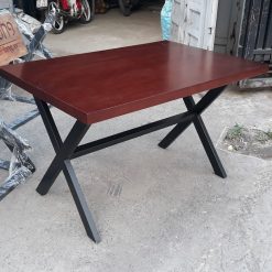Bàn ăn nhà hàng khung chân sắt mặt gỗ cao su GHT-234